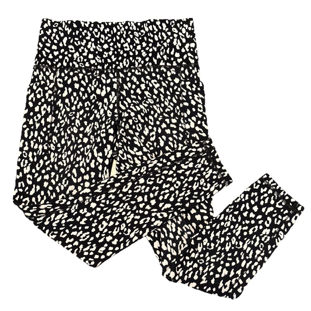Athleta Salutation Stash Pocket II Printed 7/8 Tight Womens SMALL S